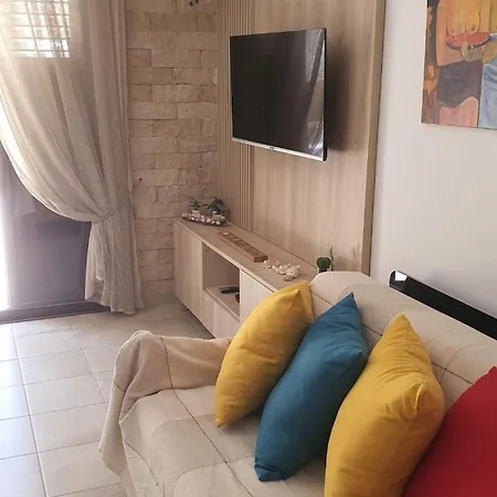 Апартаменты Lovely Ground Floor With Bbq *