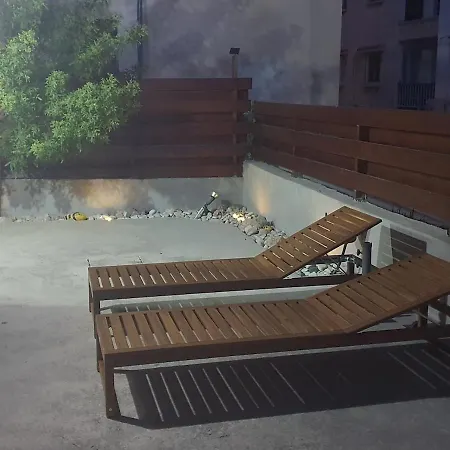 Апартаменты Lovely Ground Floor With Bbq