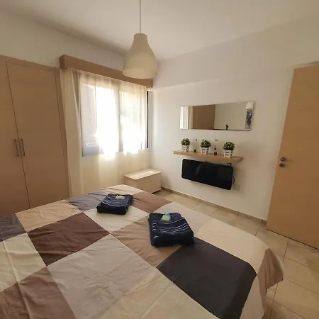 Lovely Ground Floor With Bbq Apartment *