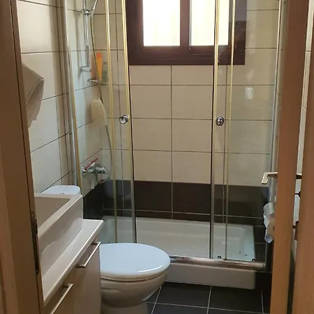 Διαμέρισμα Lovely Ground Floor With Bbq