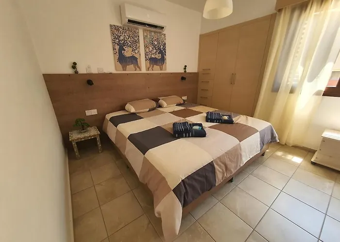 Lovely Ground Floor With Bbq Apartamento Aglantzia
